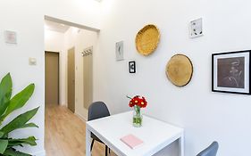 Duplex Condo Prime Location 2Bth 2 Studios