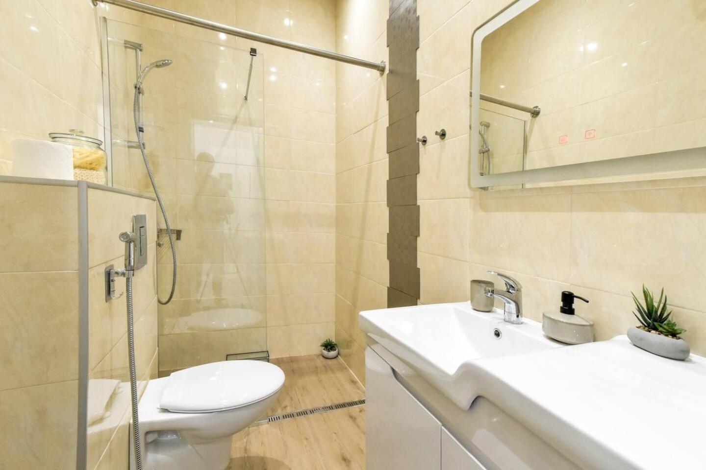 Duplex Condo Prime Location 2Bth 2 Studios София Екстериор снимка